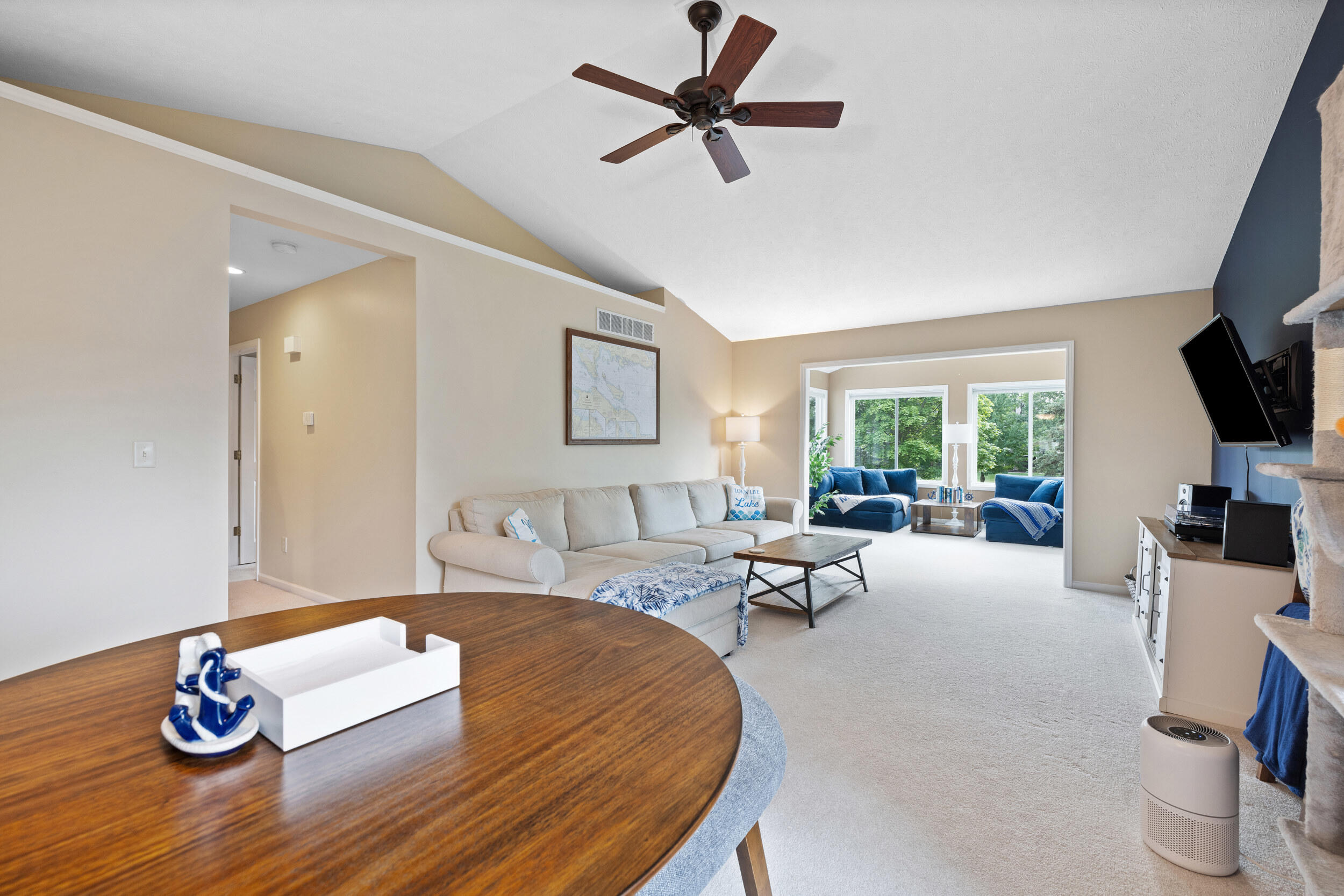 1380 E Pointe Ridge, Holland