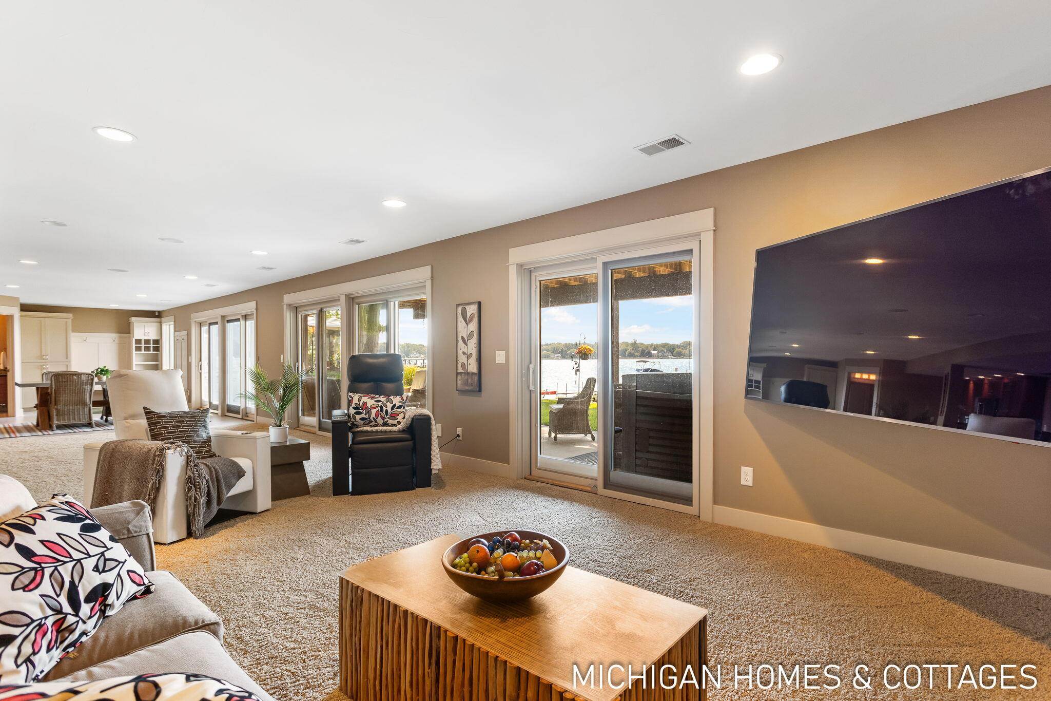 1414 Waukazoo Drive