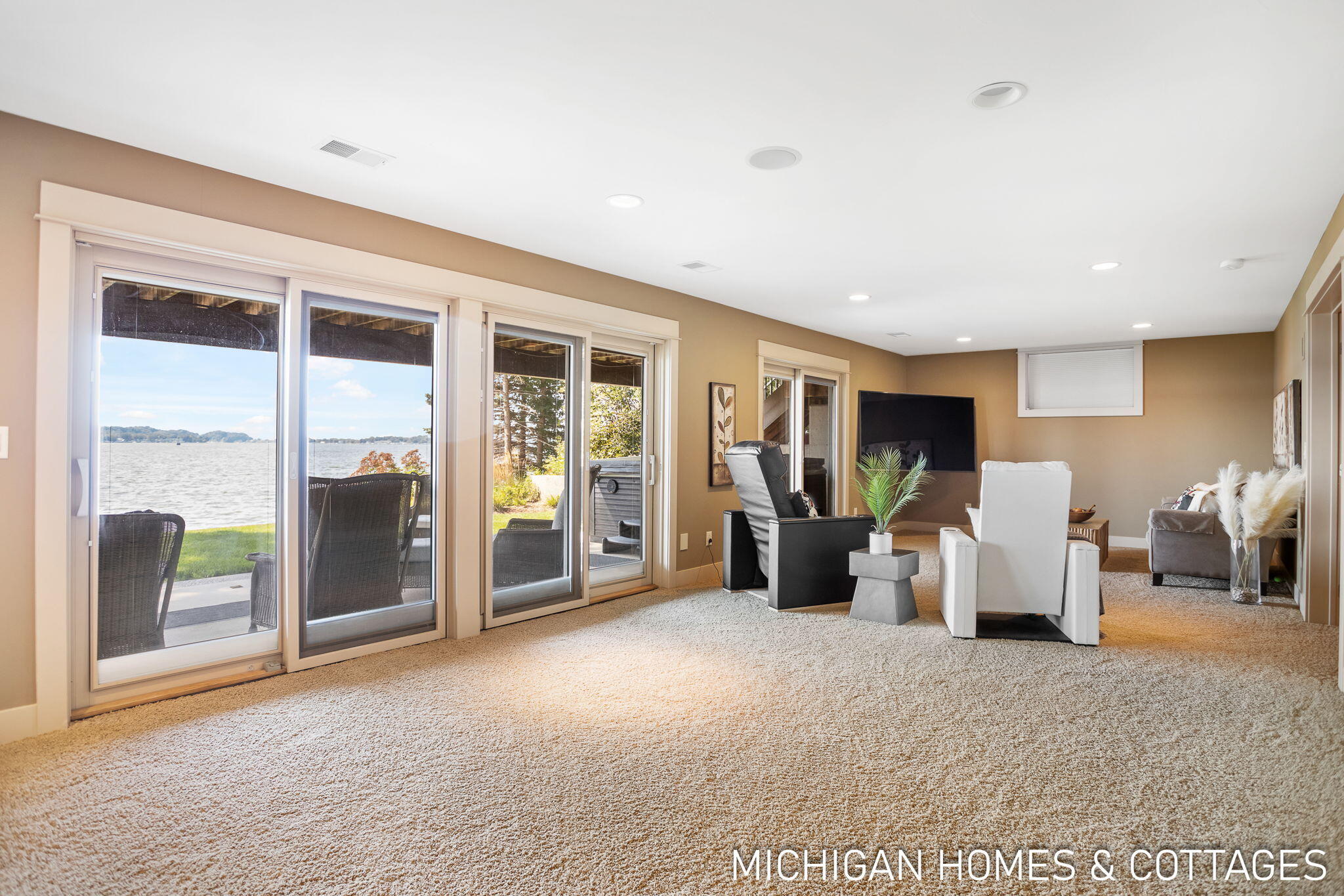 1414 Waukazoo Drive