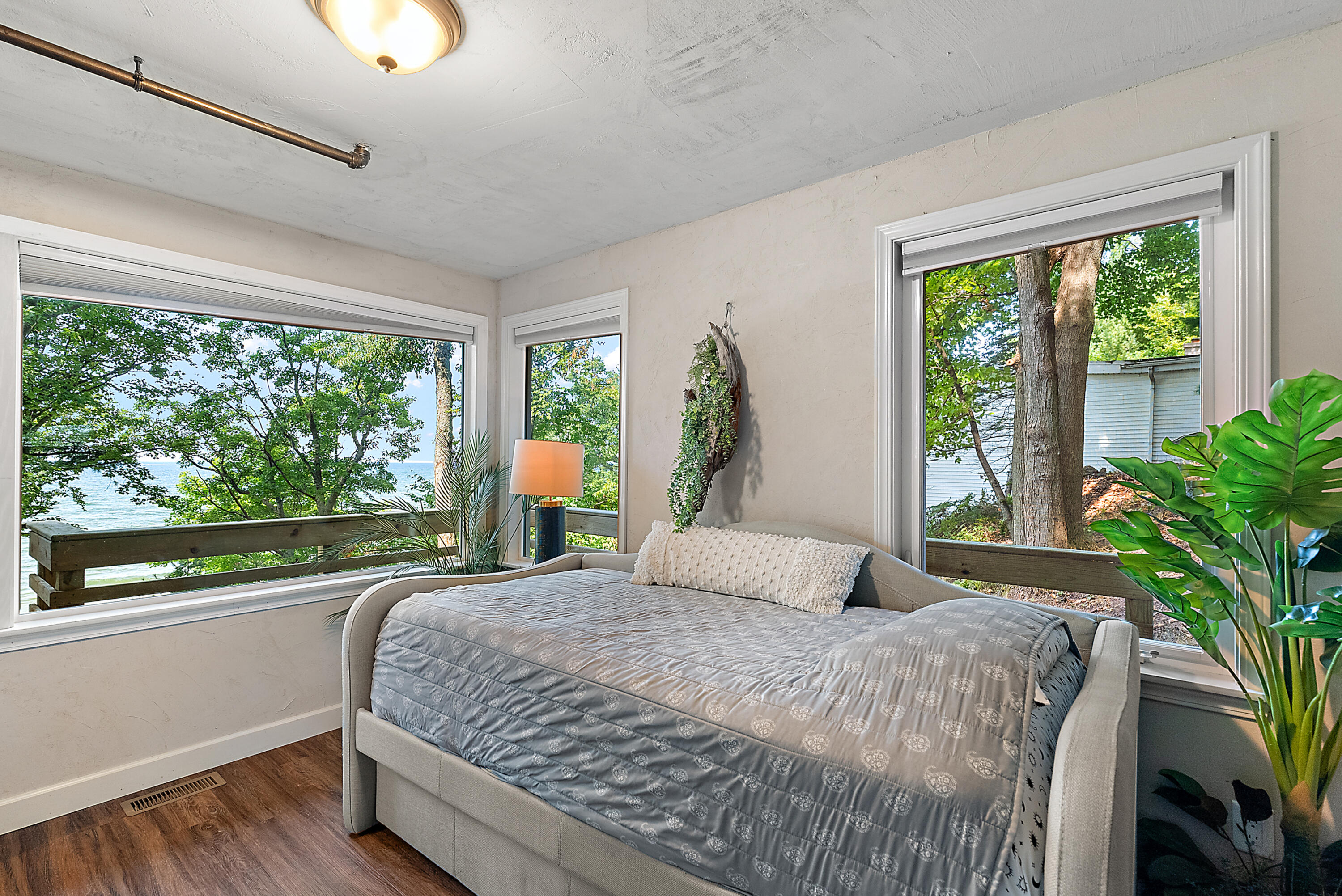 5959 Lake Harbor Road