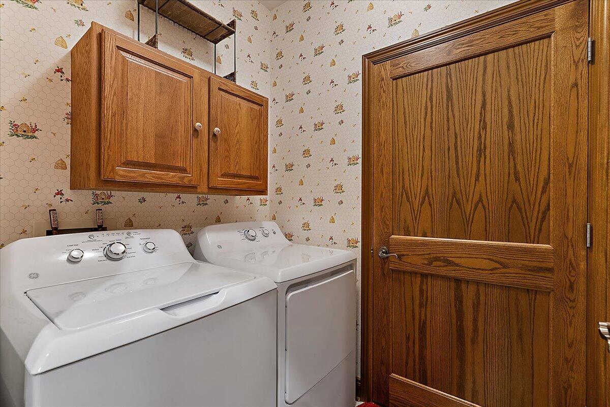 300 S Rath Avenue, 23