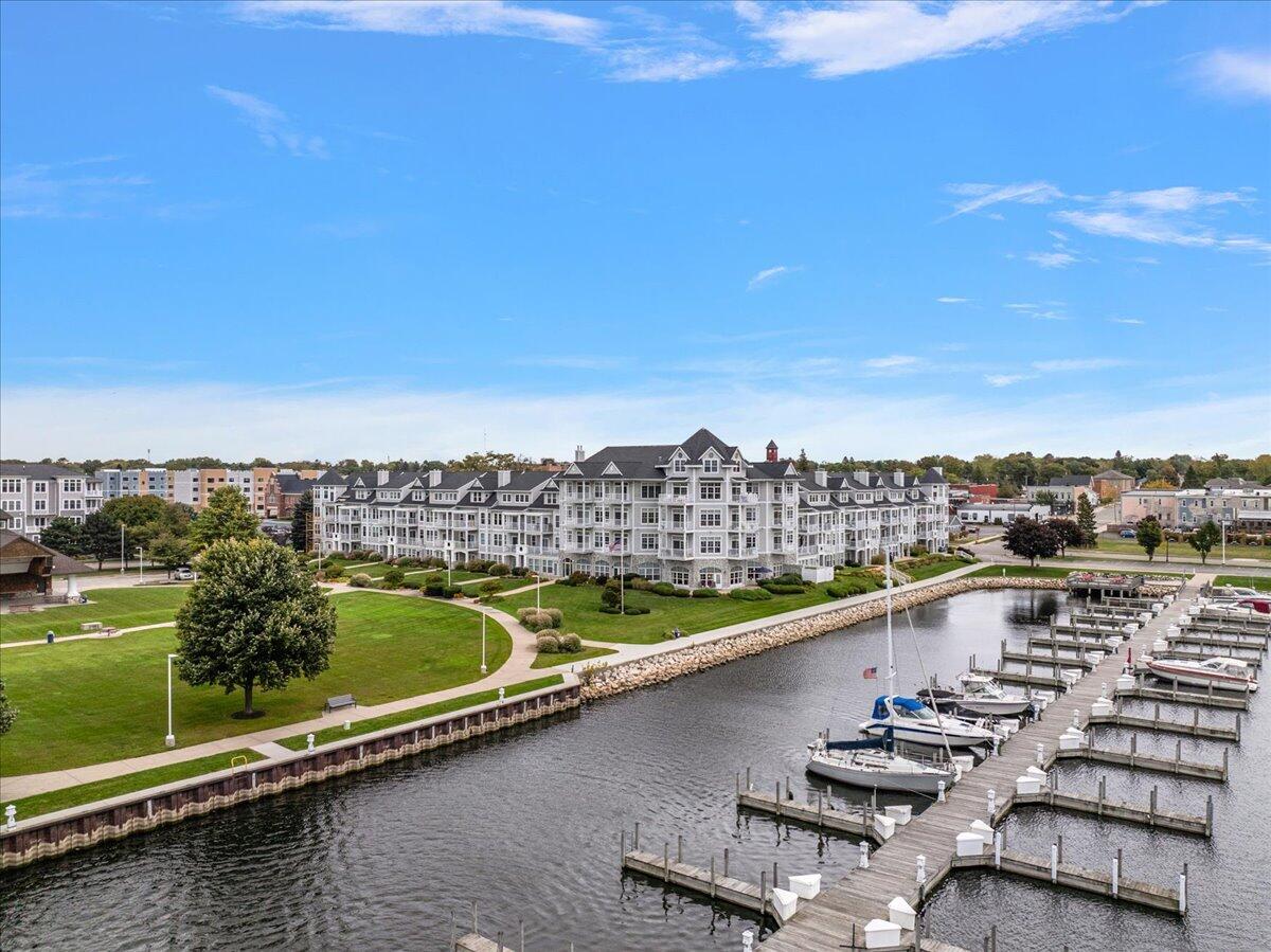 300 S Rath Avenue, 23