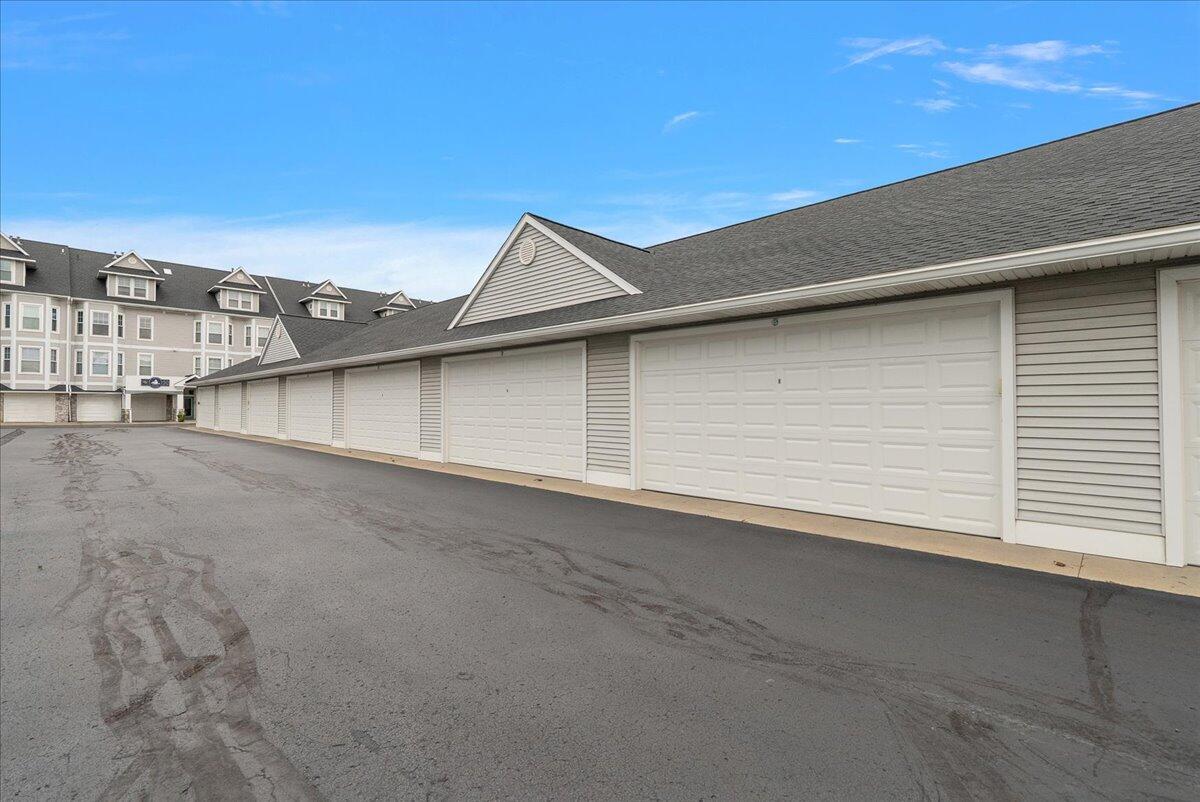 300 S Rath Avenue, 23