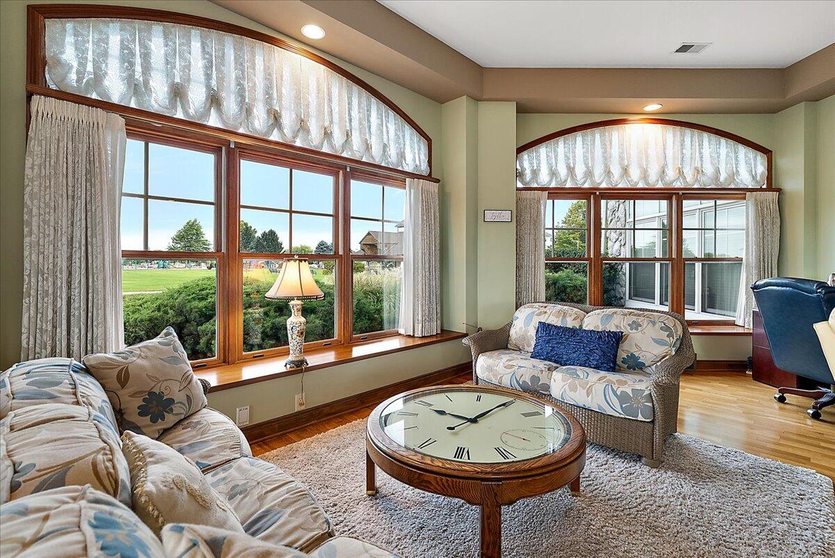 300 S Rath Avenue, 23