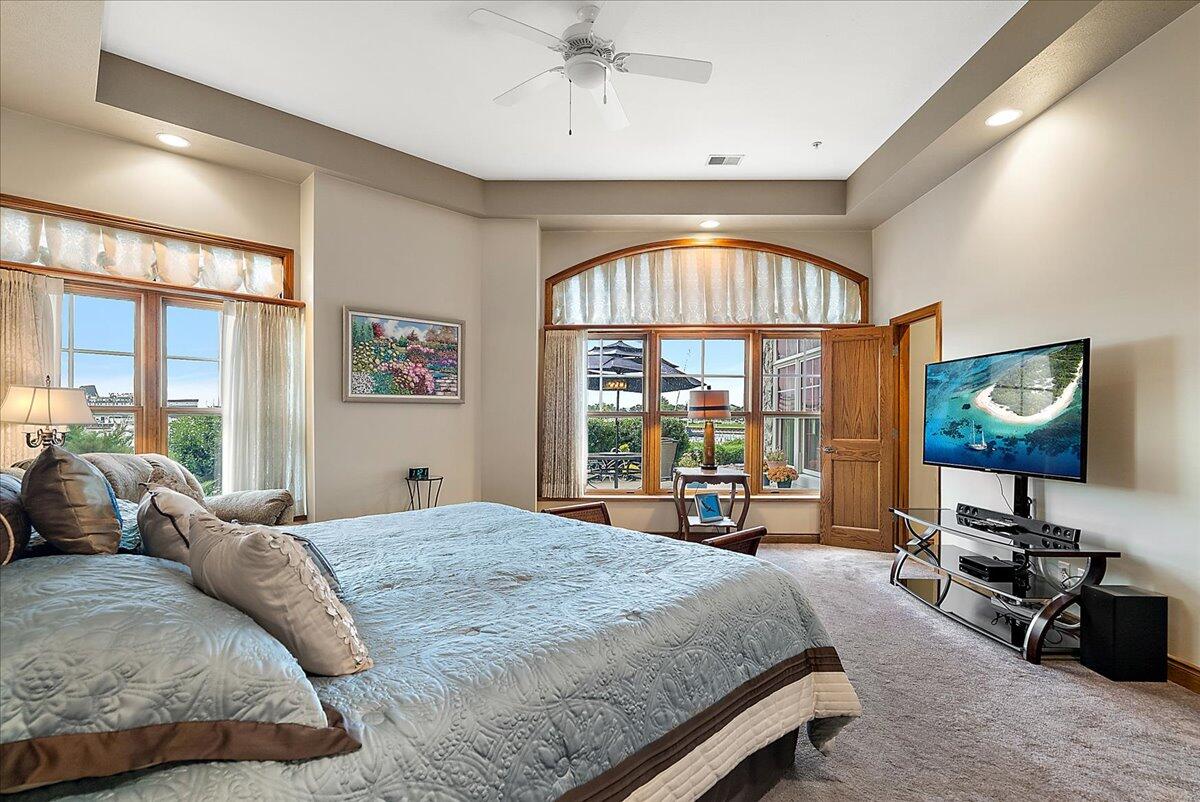 300 S Rath Avenue, 23