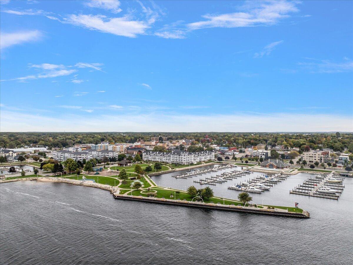 300 S Rath Avenue, 23