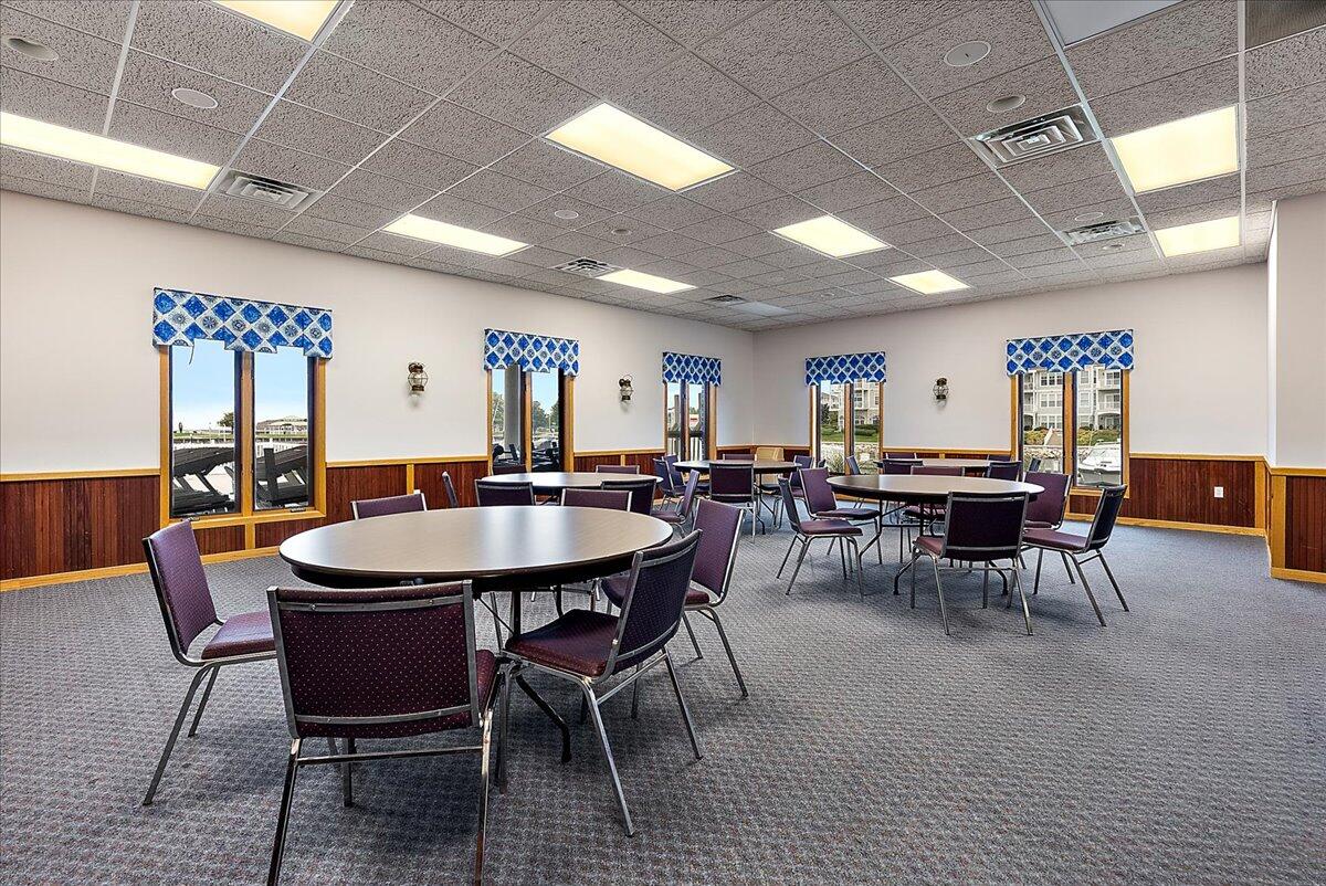 300 S Rath Avenue, 23