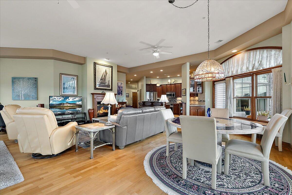 300 S Rath Avenue, 23