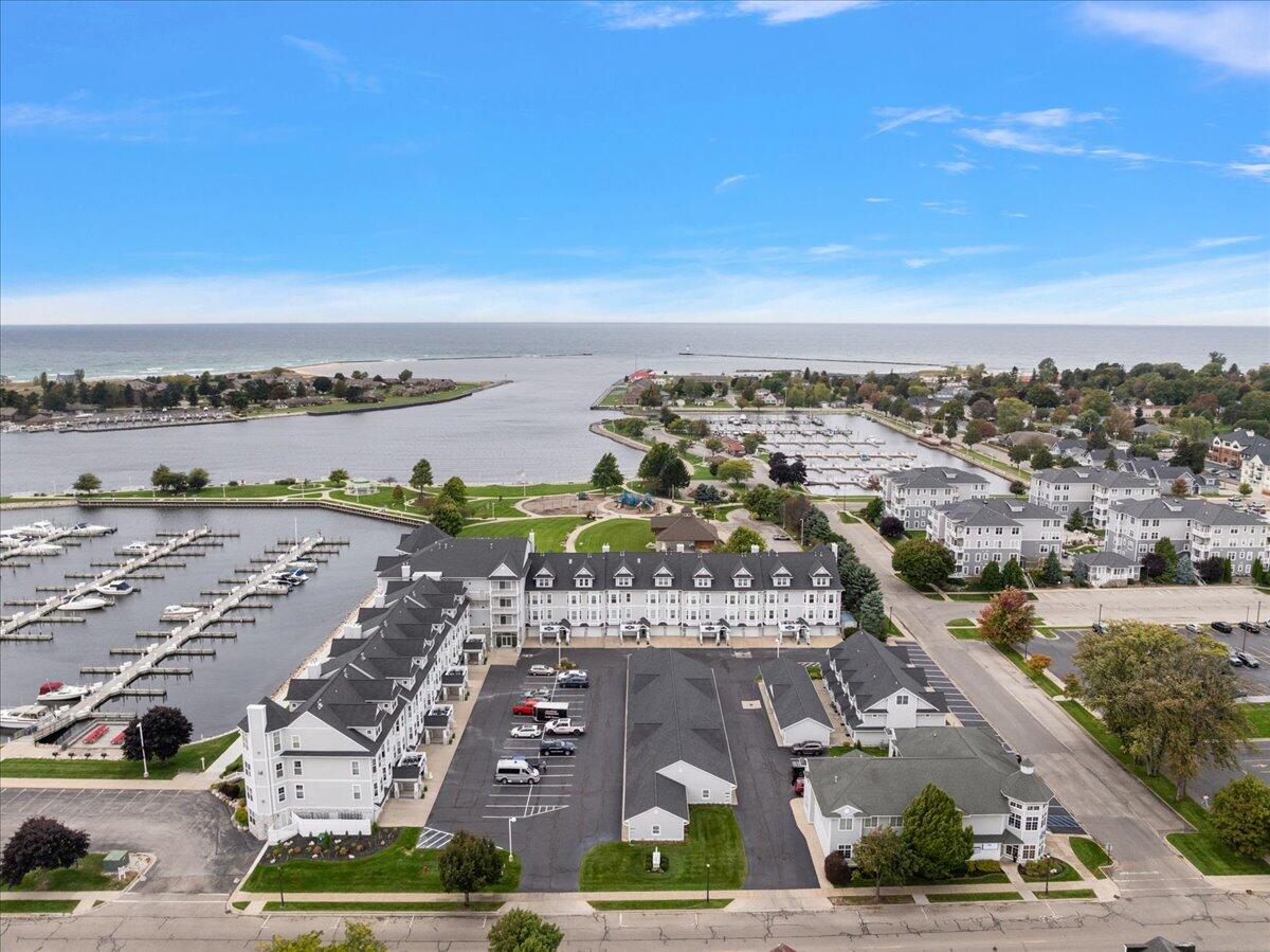 300 S Rath Avenue, 23