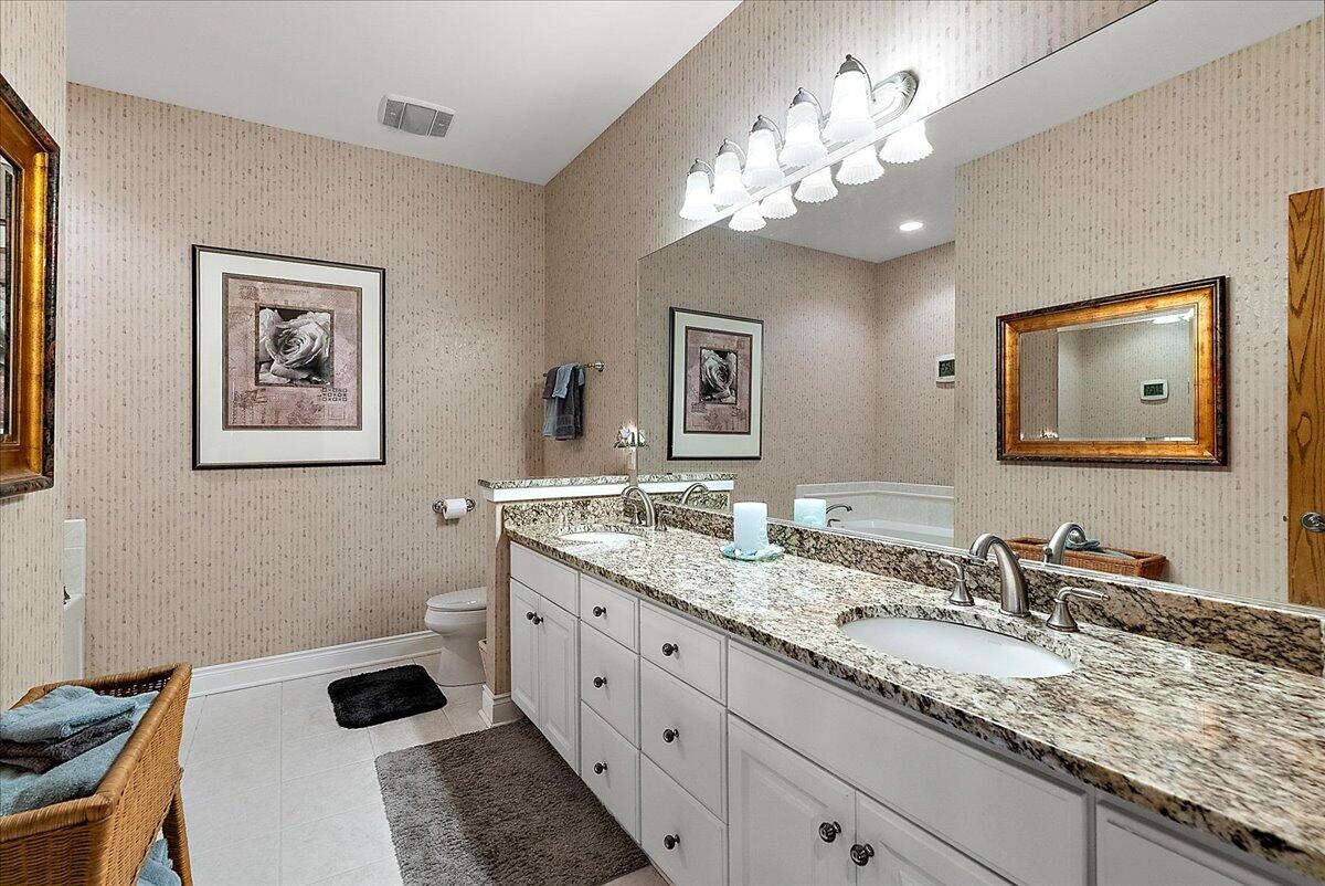 300 S Rath Avenue, 23