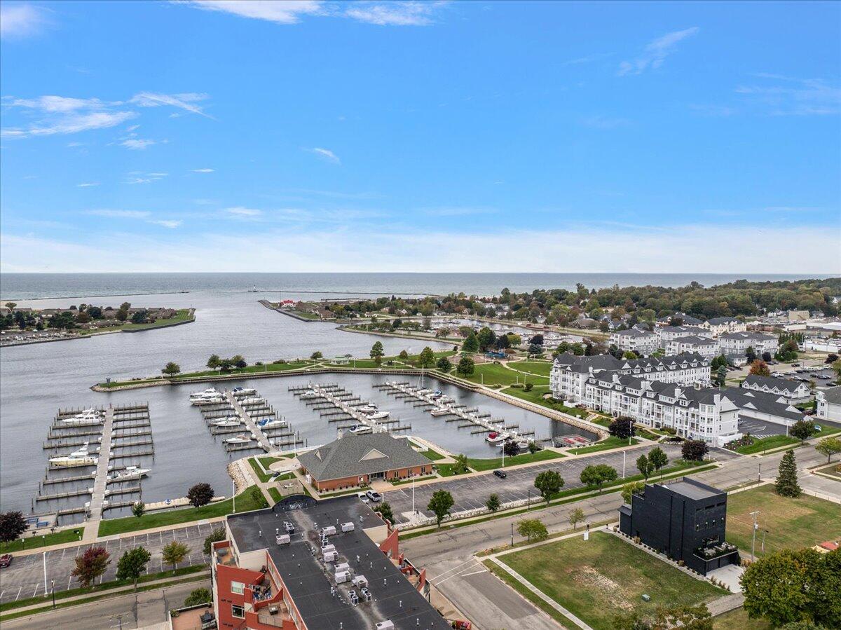 300 S Rath Avenue, 23