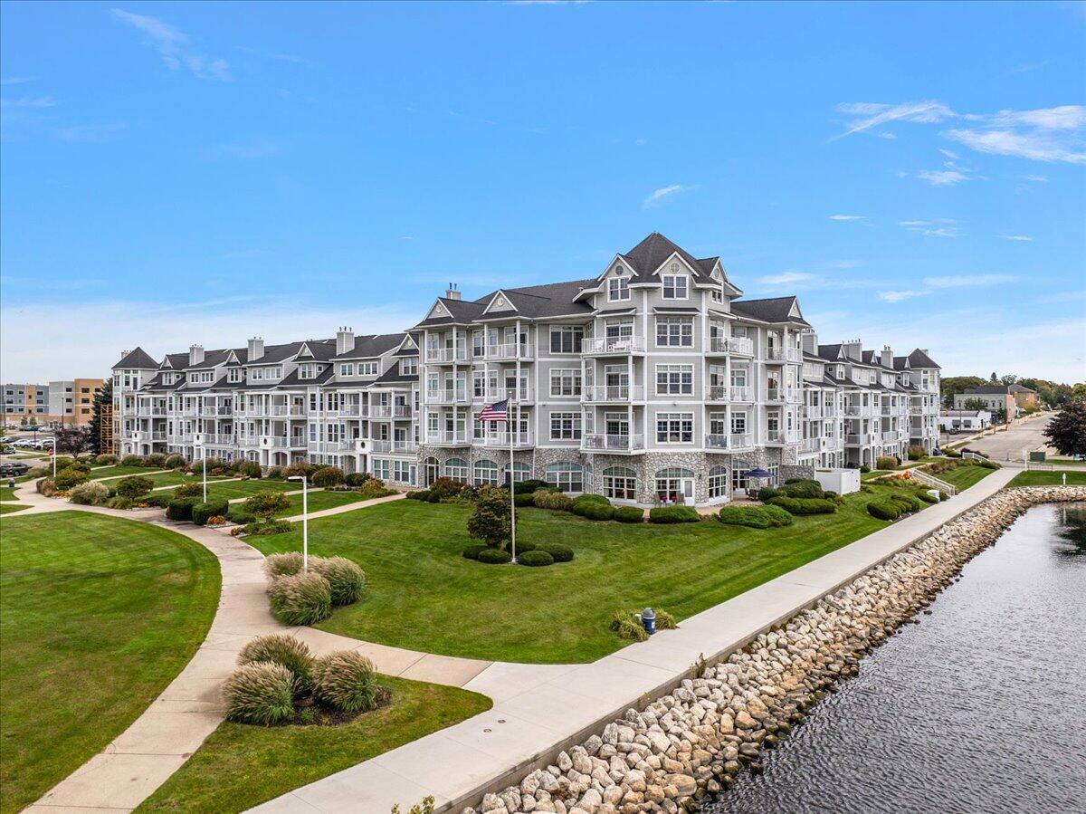 300 S Rath Avenue, 23