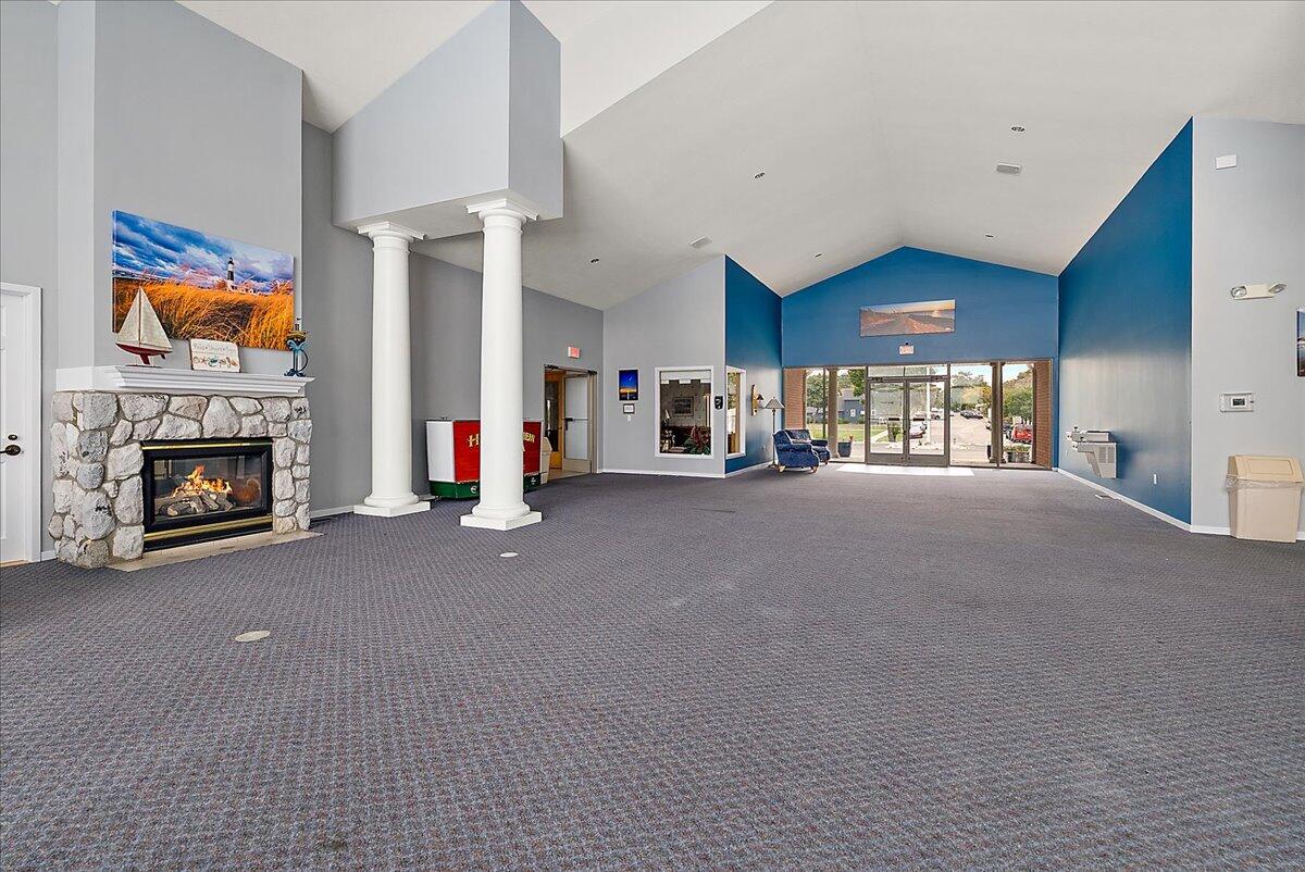 300 S Rath Avenue, 23