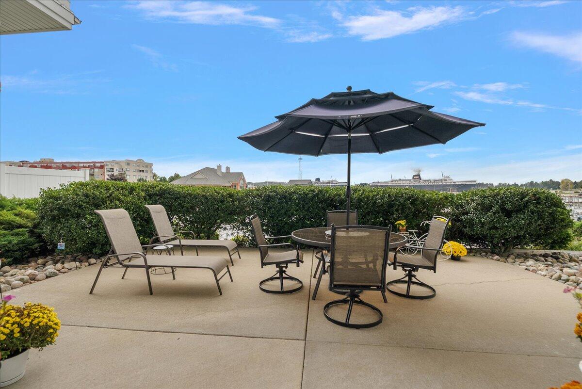 300 S Rath Avenue, 23