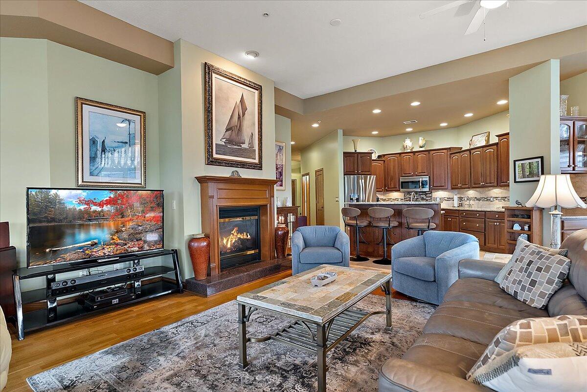 300 S Rath Avenue, 23