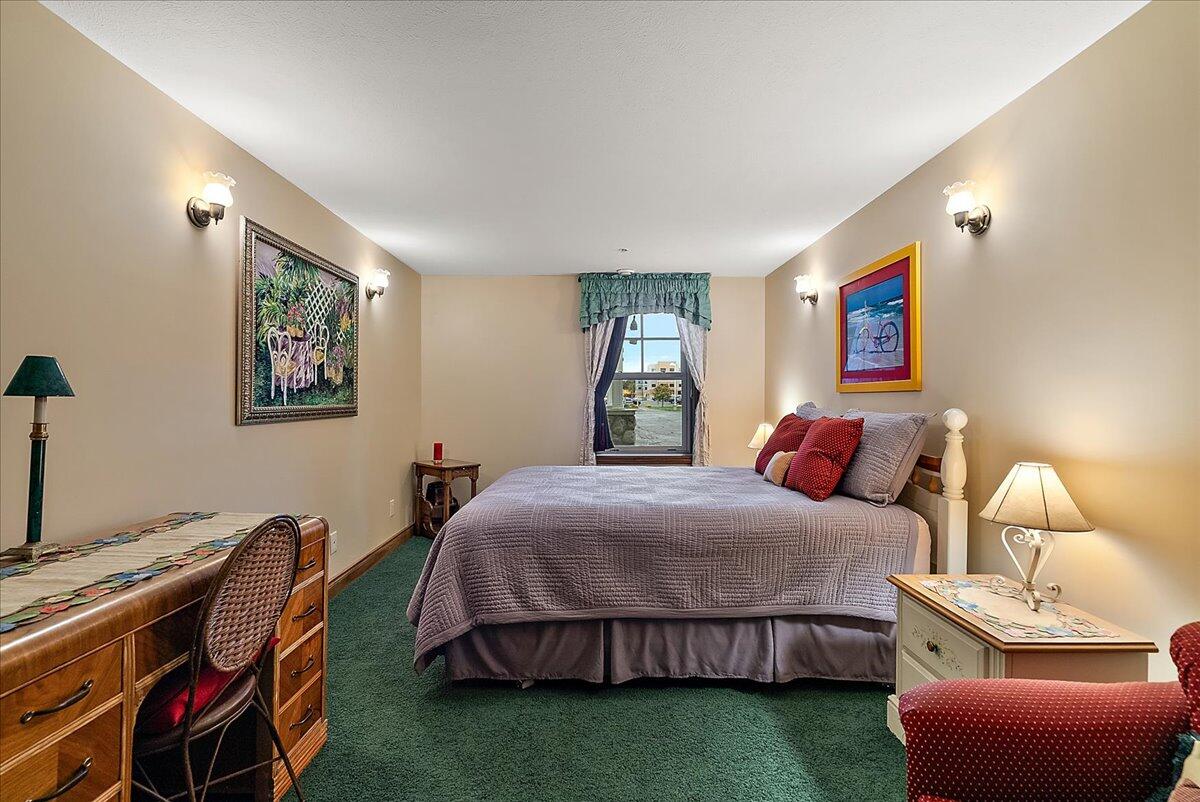 300 S Rath Avenue, 23