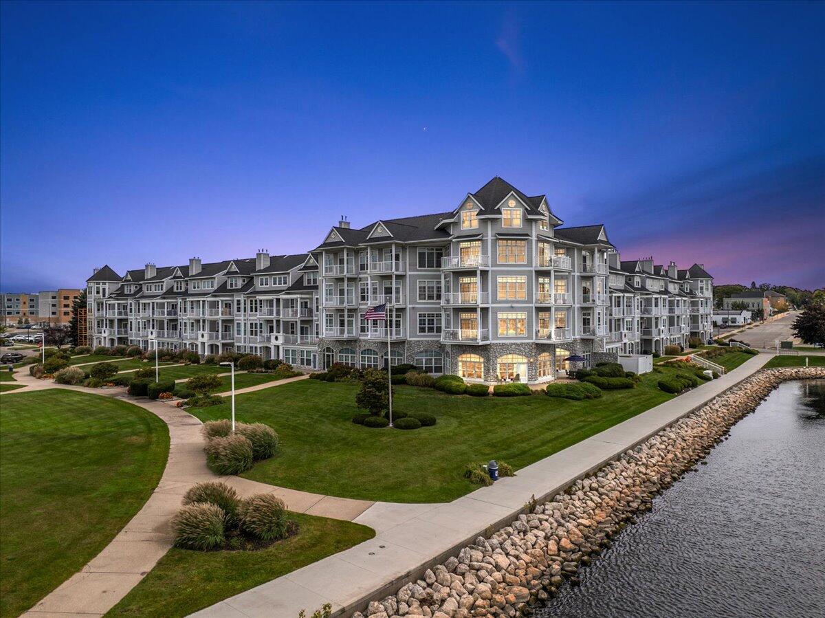 300 S Rath Avenue, 23