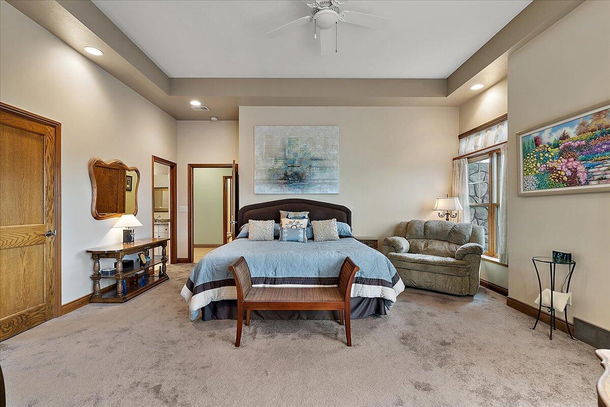 300 S Rath Avenue, 23