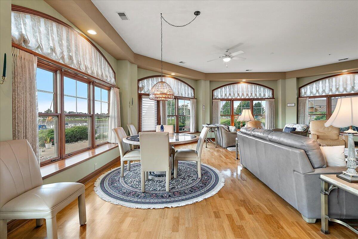 300 S Rath Avenue, 23