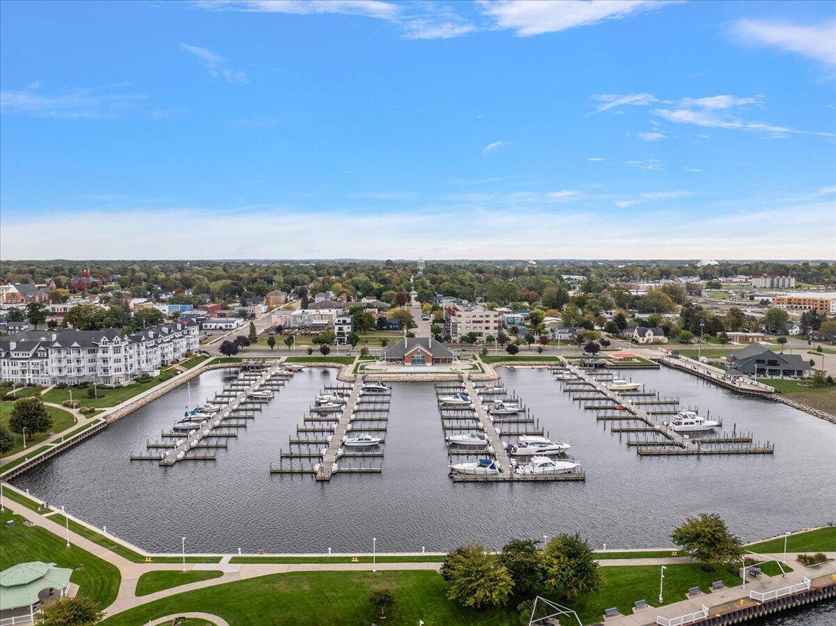 300 S Rath Avenue, 23