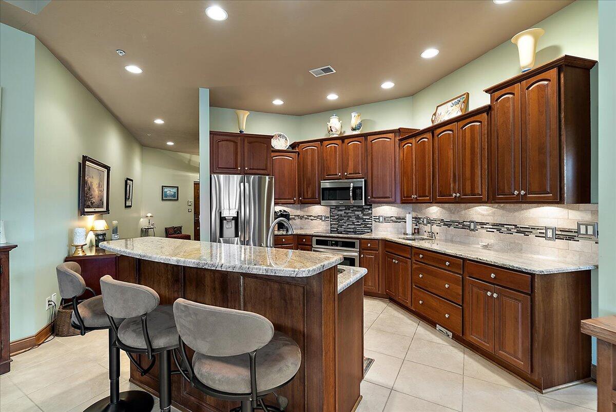 300 S Rath Avenue, 23