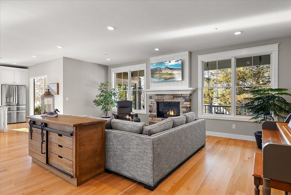 690 Dunegrass Circle Drive