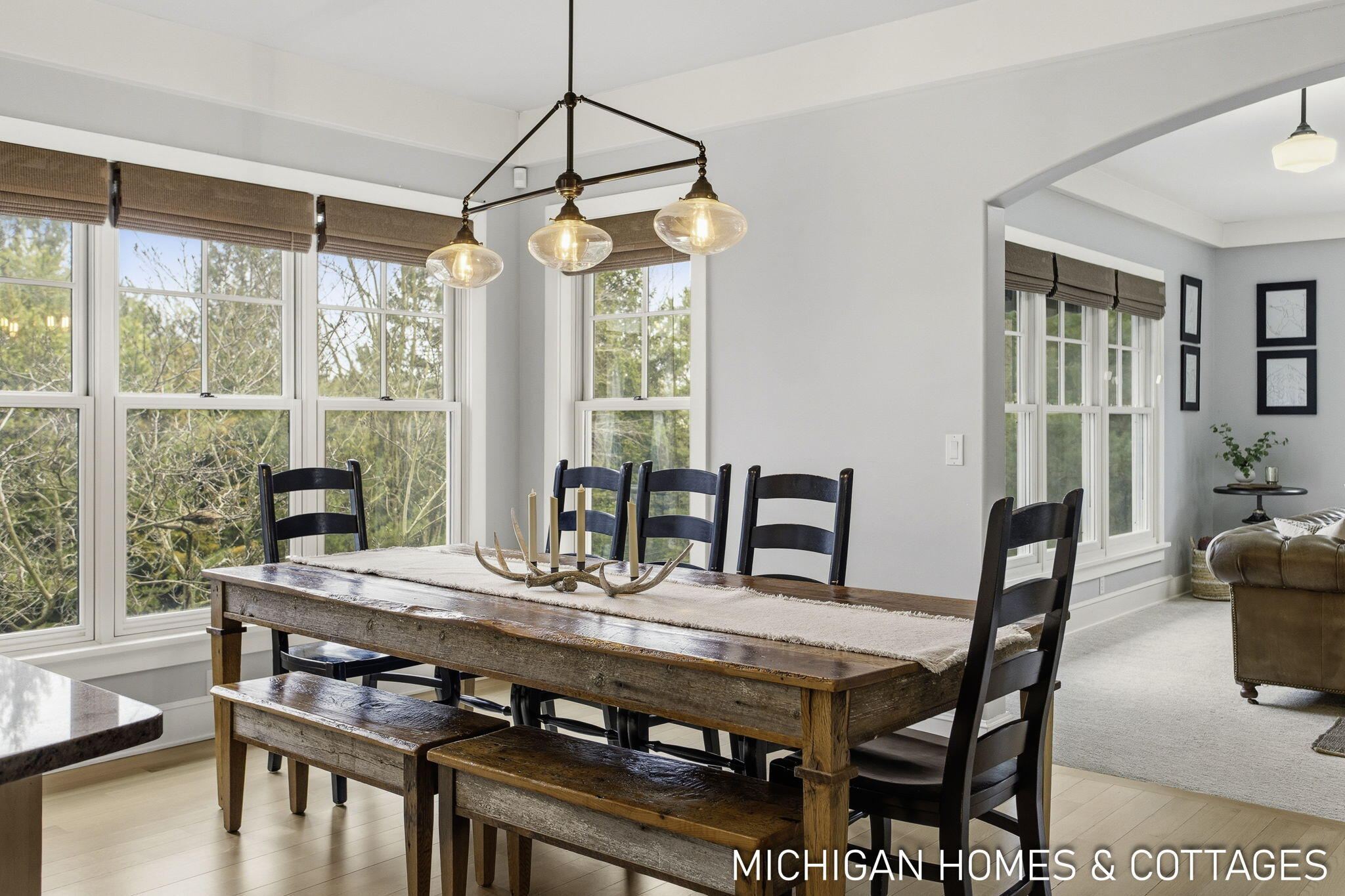 5484 Lakeshore Avenue