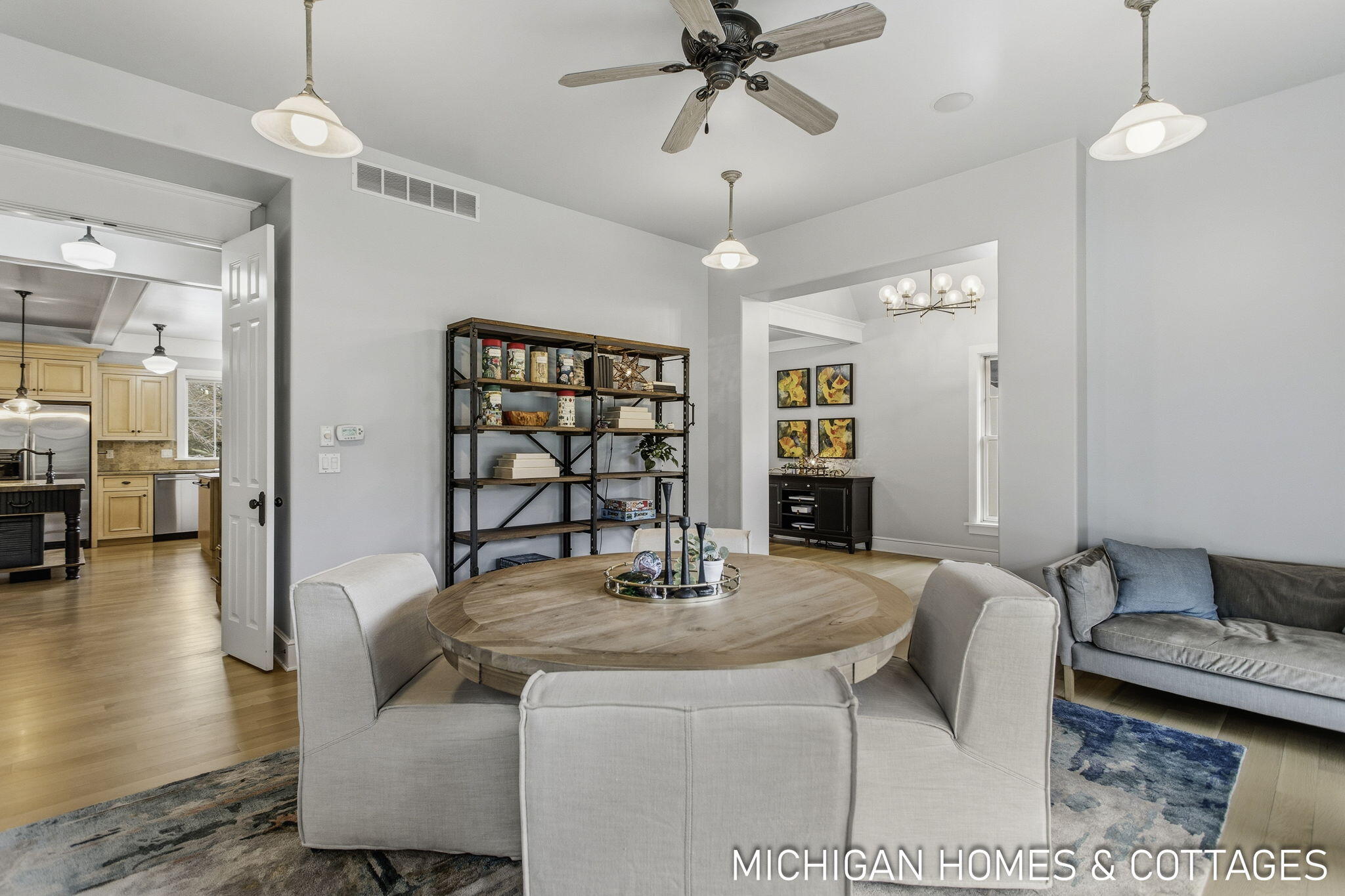 5484 Lakeshore Avenue