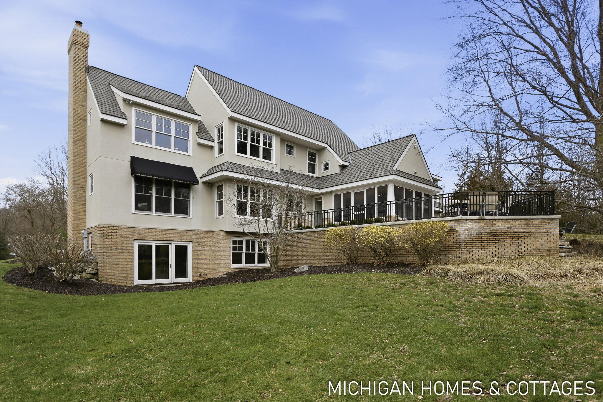 5484 Lakeshore Avenue