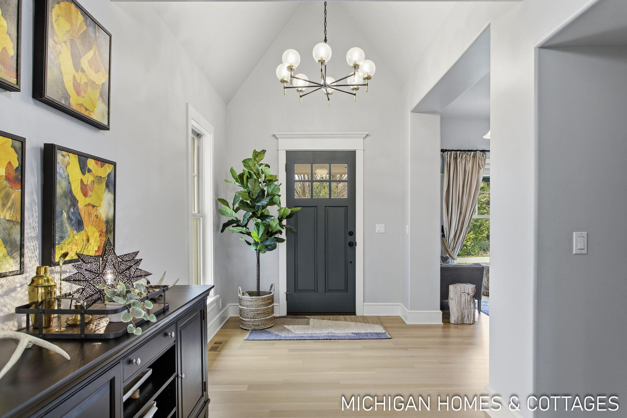 5484 Lakeshore Avenue