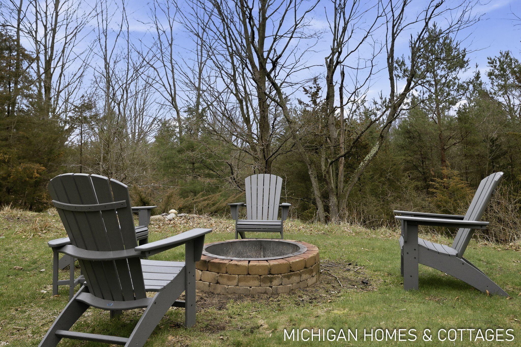 5484 Lakeshore Avenue