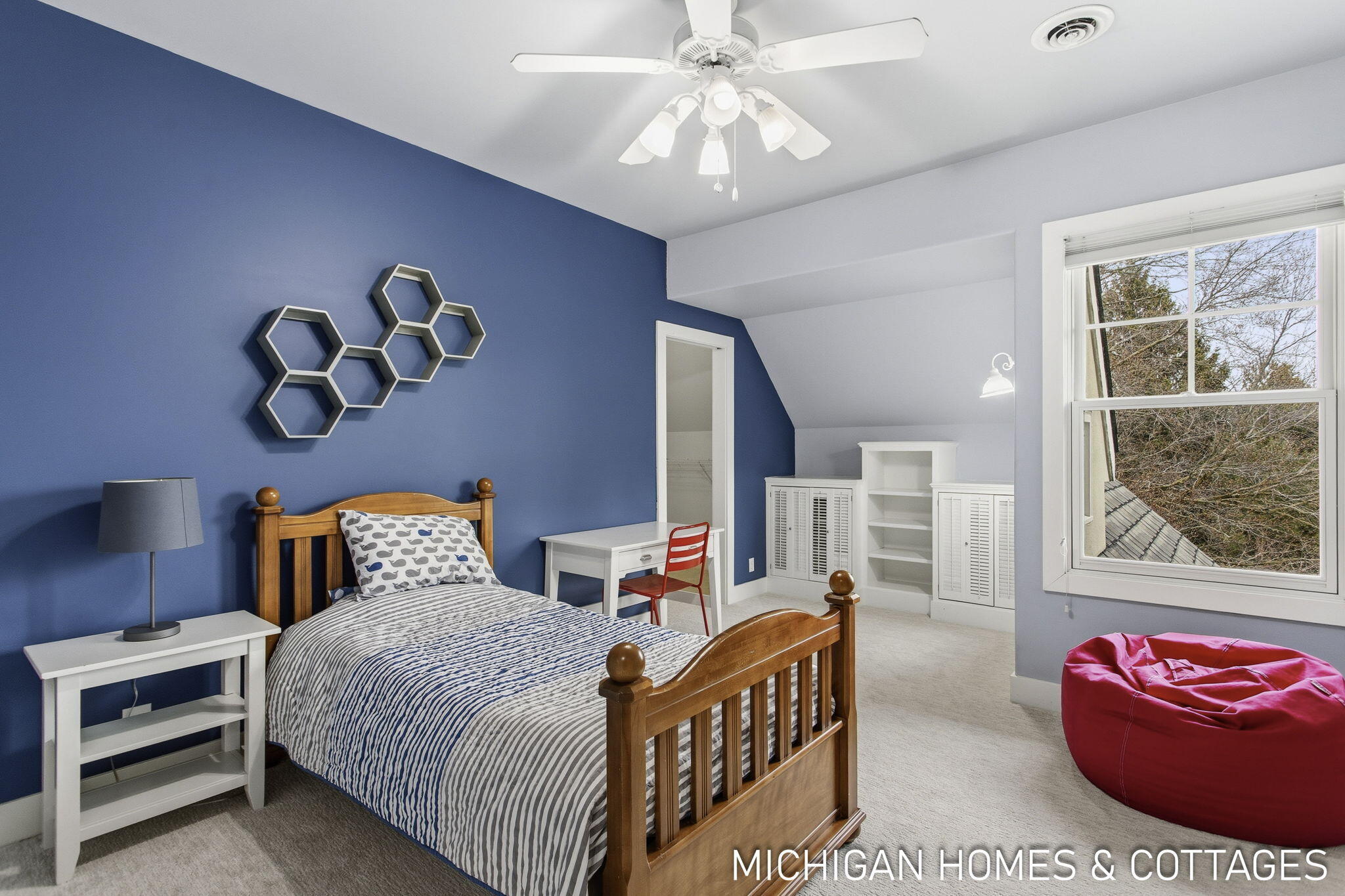 5484 Lakeshore Avenue