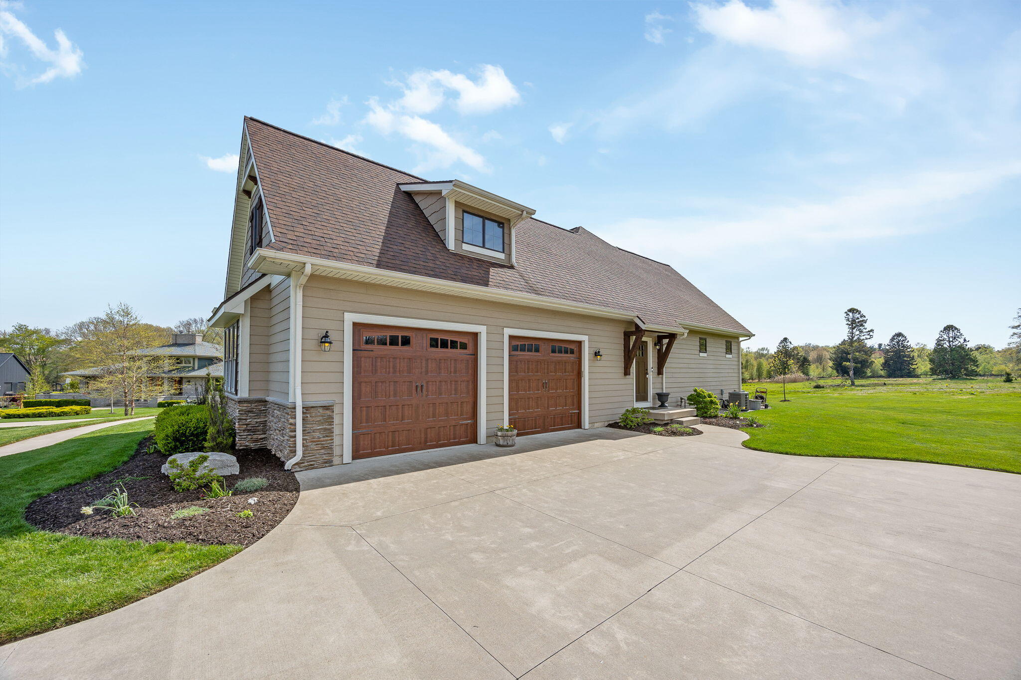 719 Golfview Drive