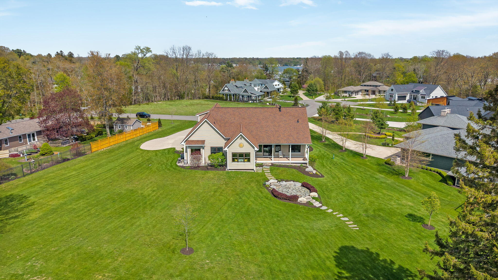 719 Golfview Drive