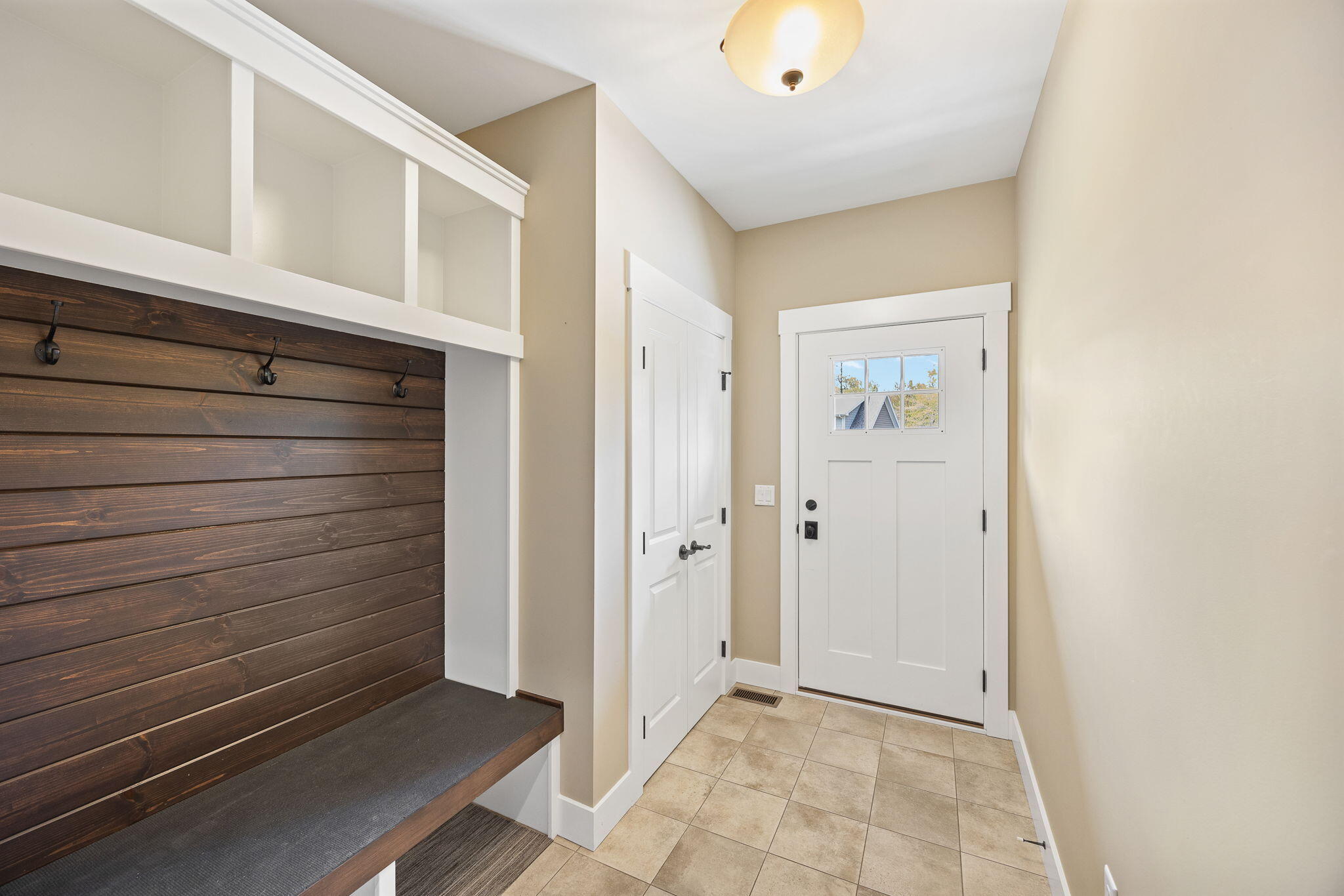 719 Golfview Drive