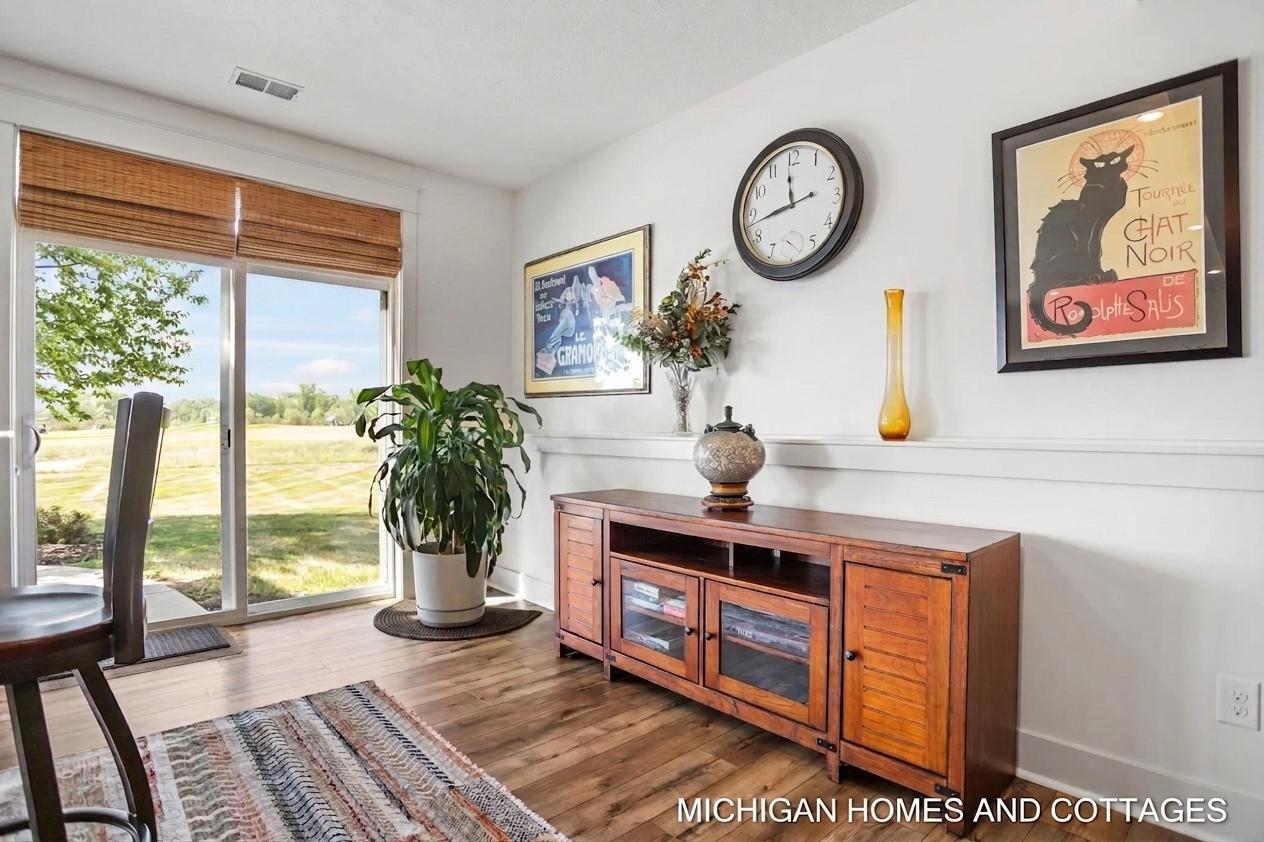 4401 Grand Point