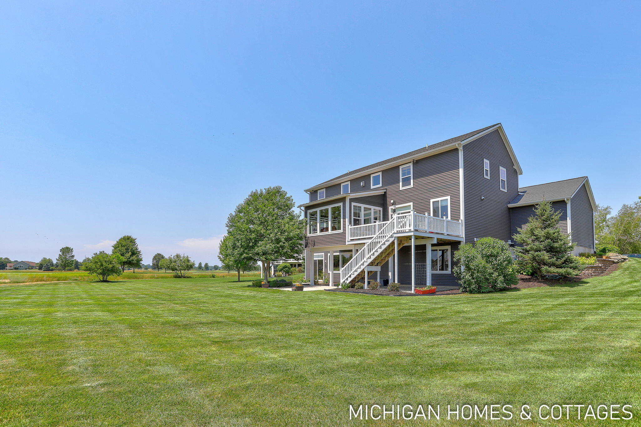 4401 Grand Point
