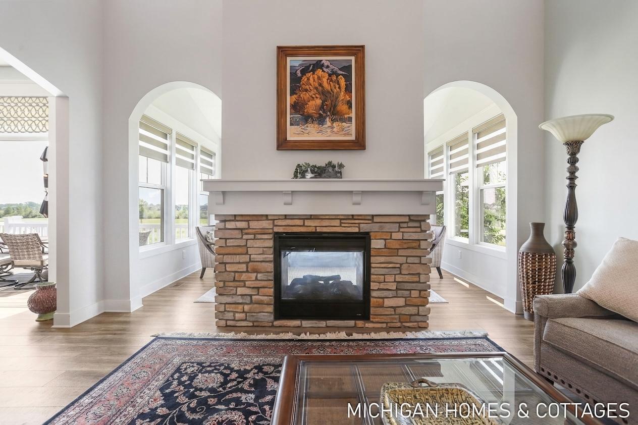 4401 Grand Point