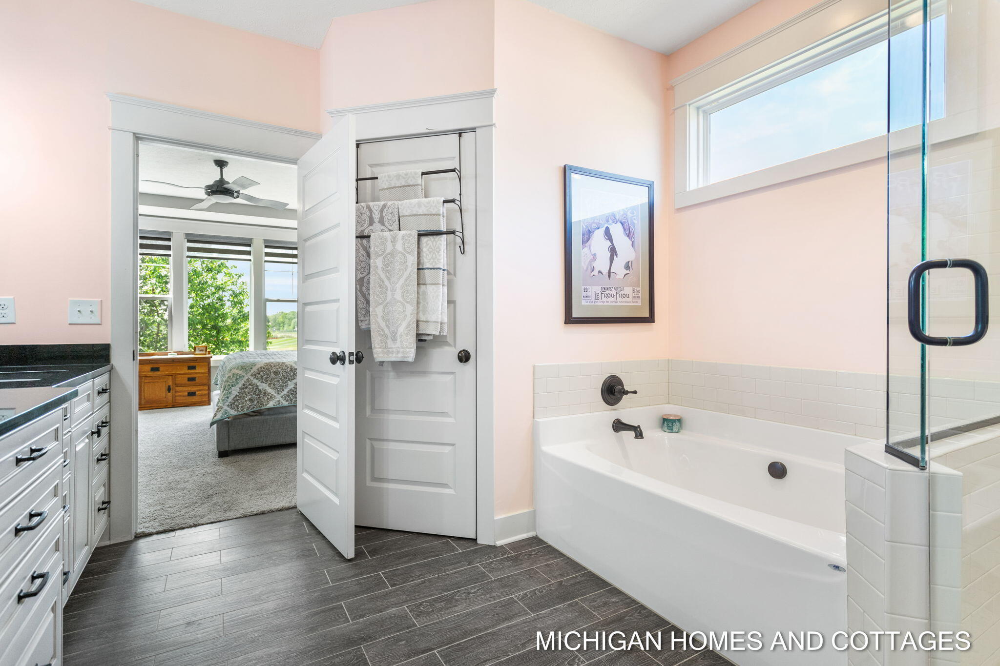 4401 Grand Point
