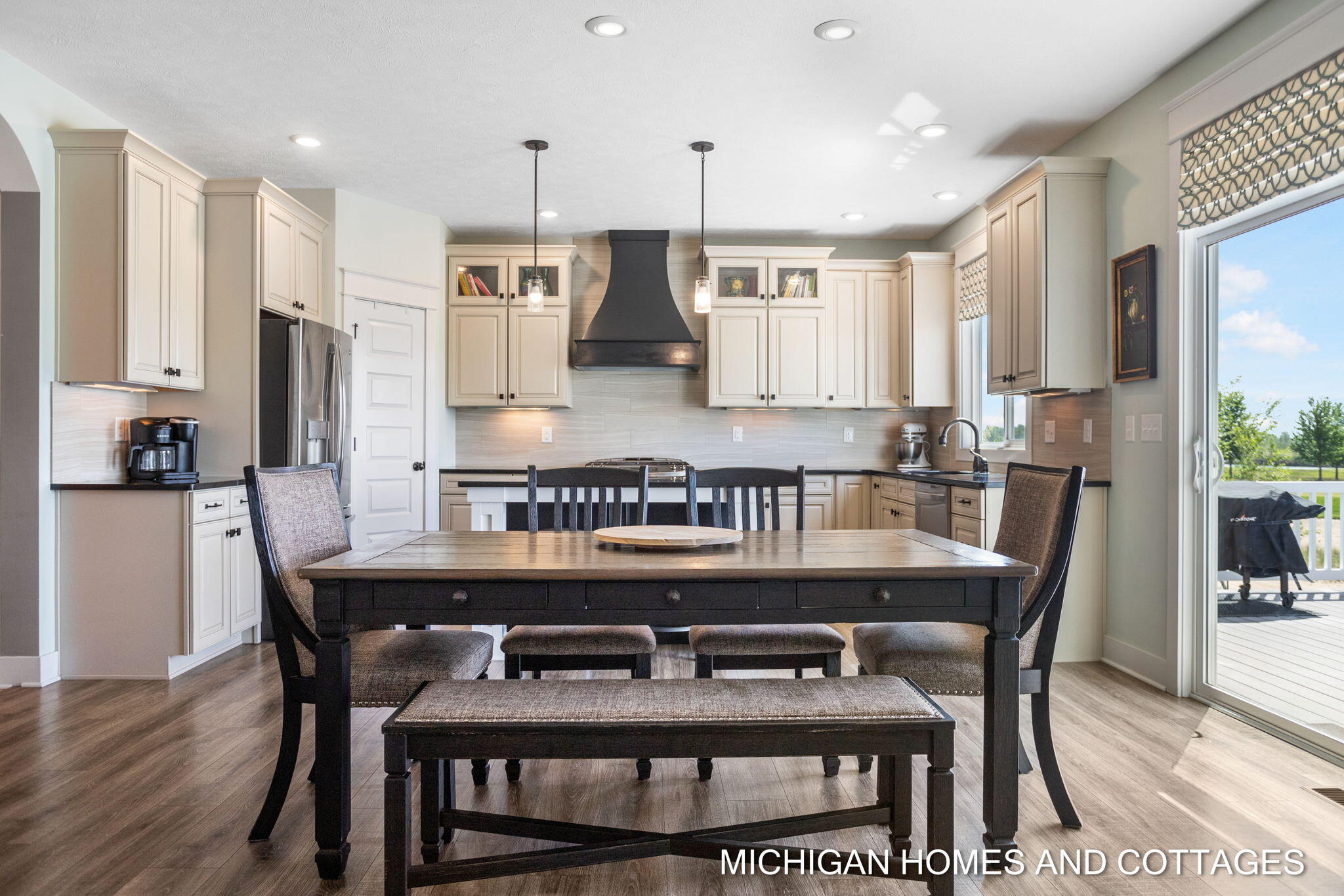 4401 Grand Point