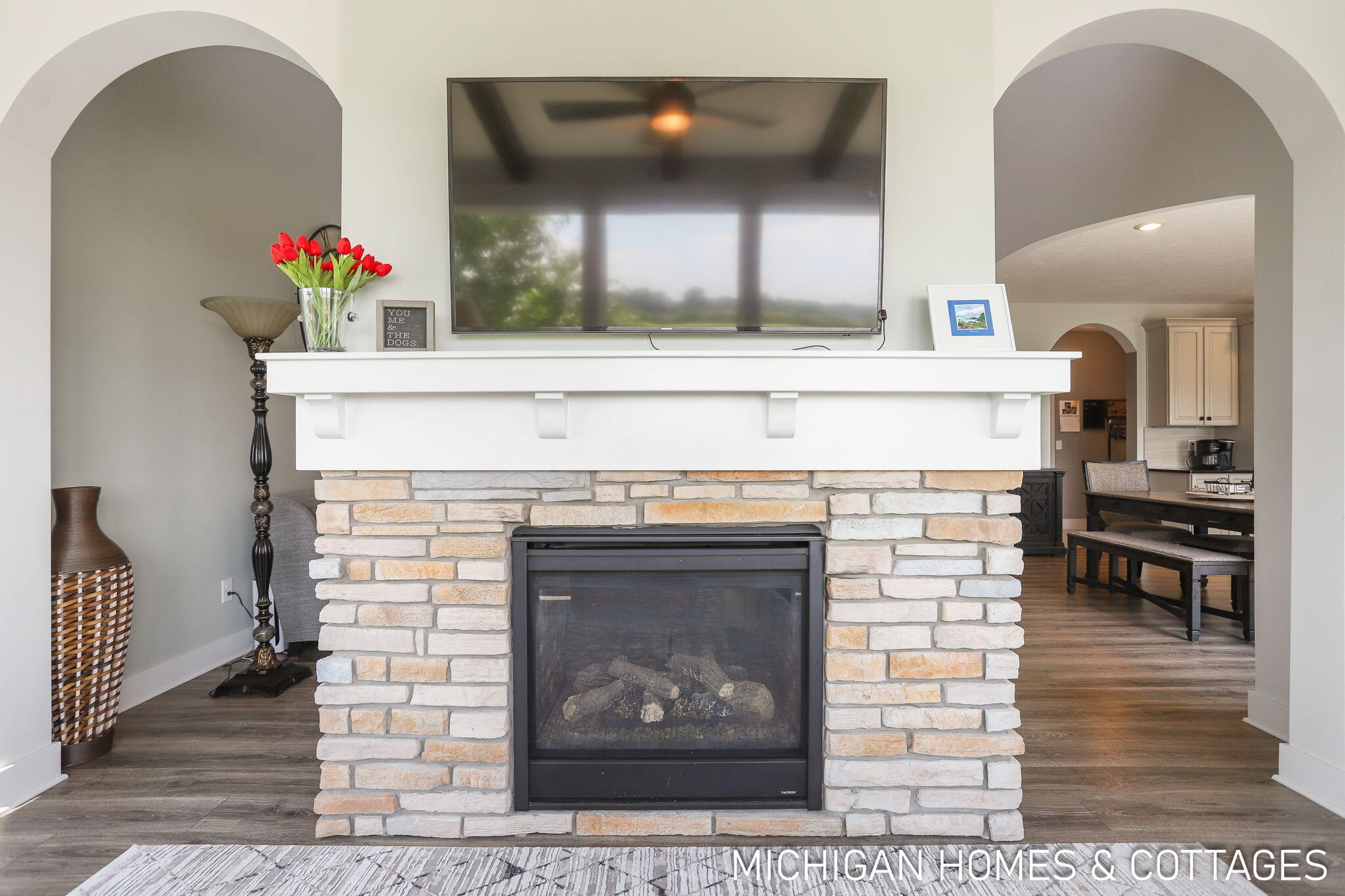 4401 Grand Point