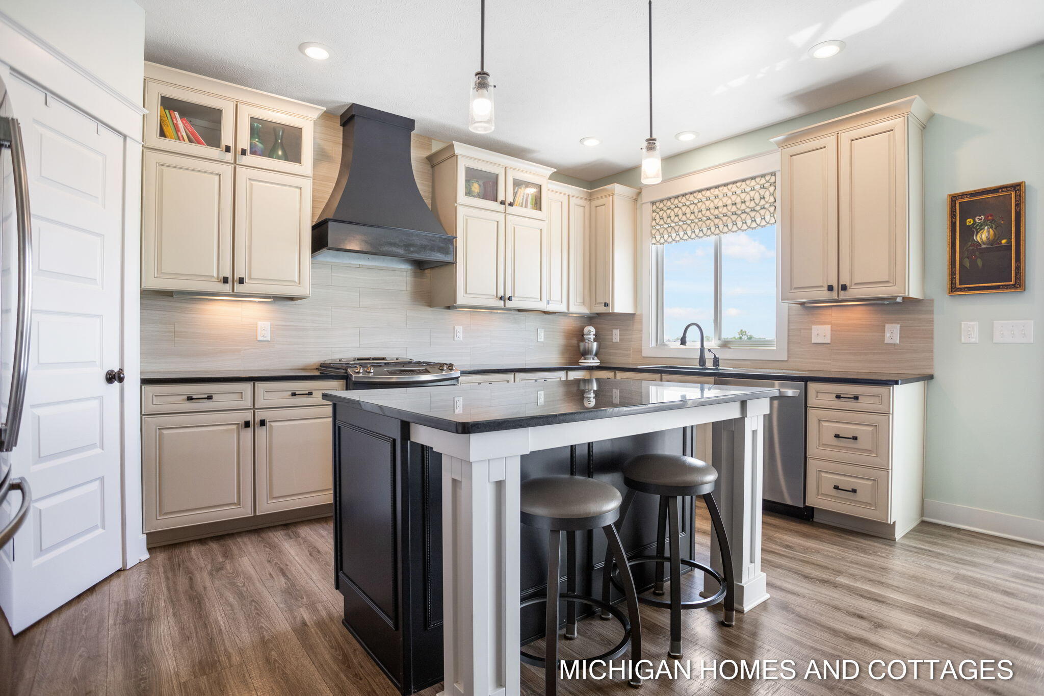 4401 Grand Point