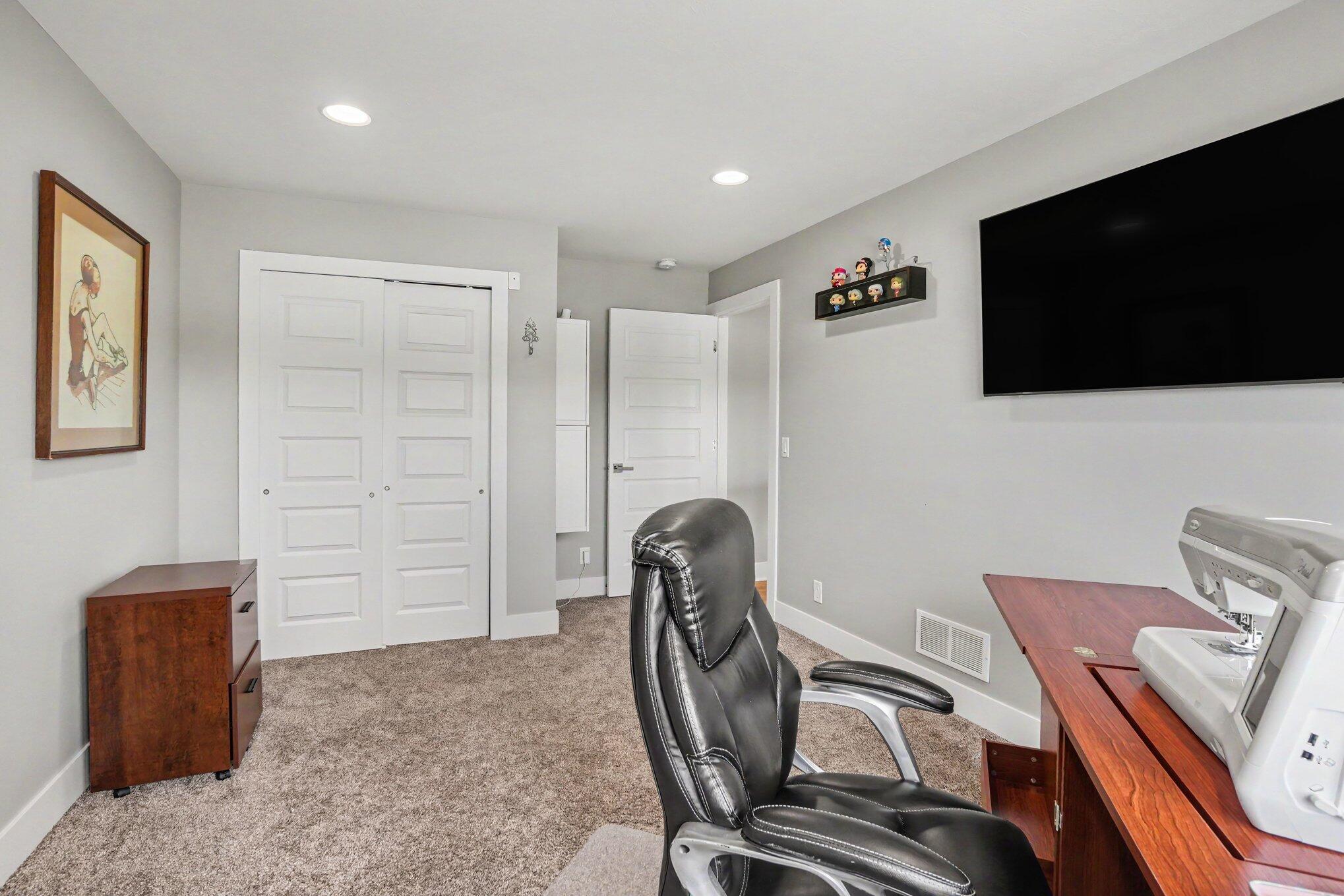 9351 Shoreway Drive