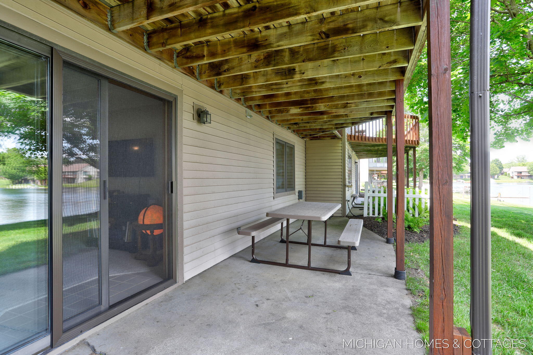 1644 Lakeview Drive