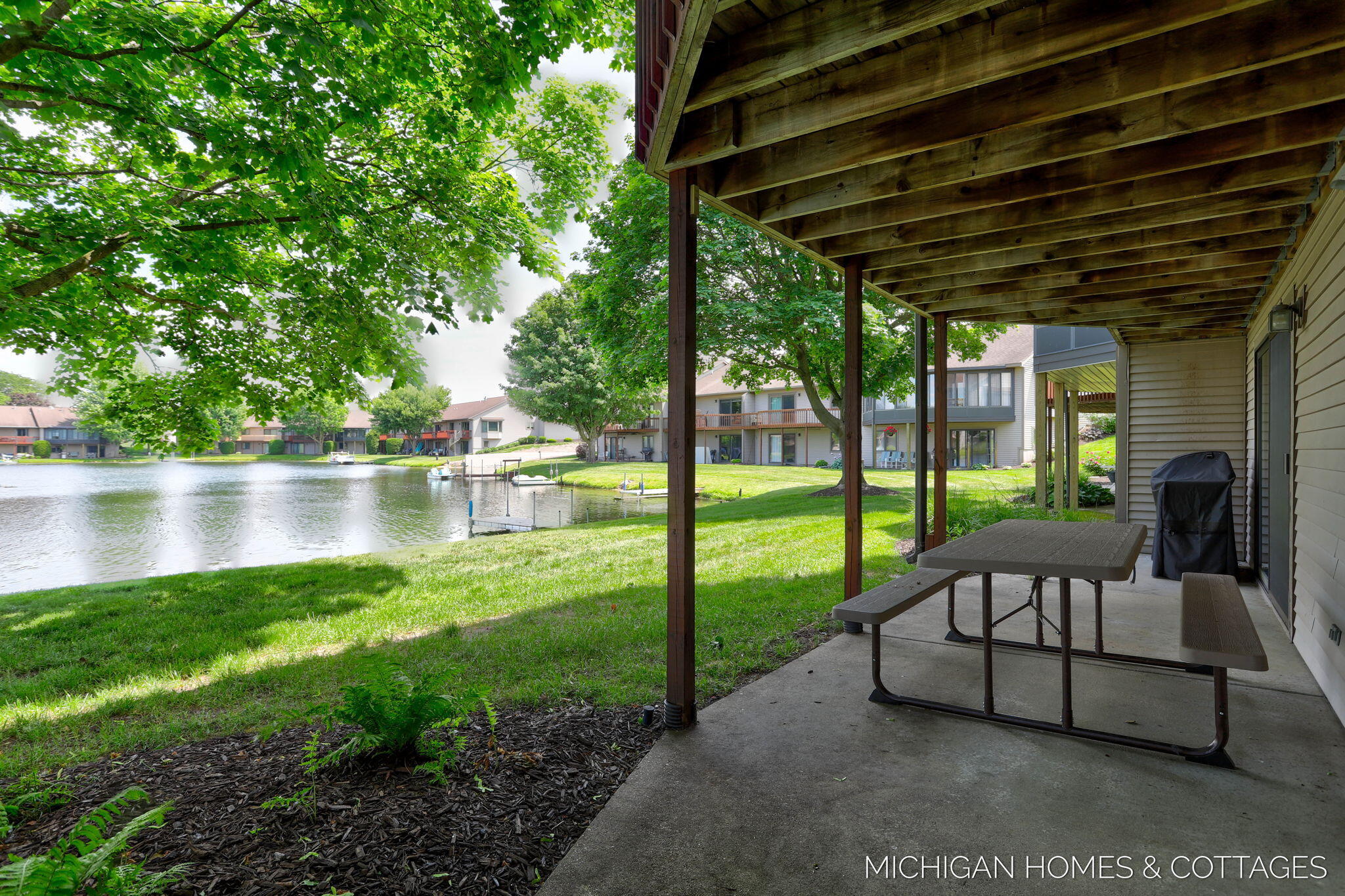 1644 Lakeview Drive