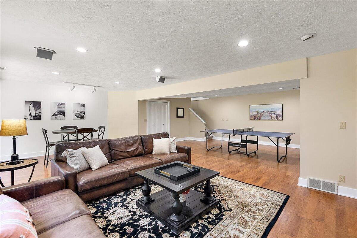 368 S Lakeshore Drive