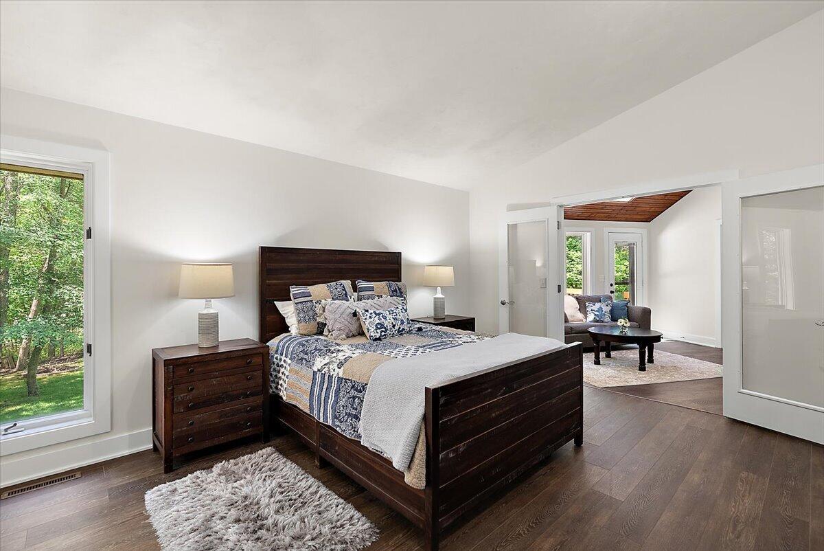 368 S Lakeshore Drive