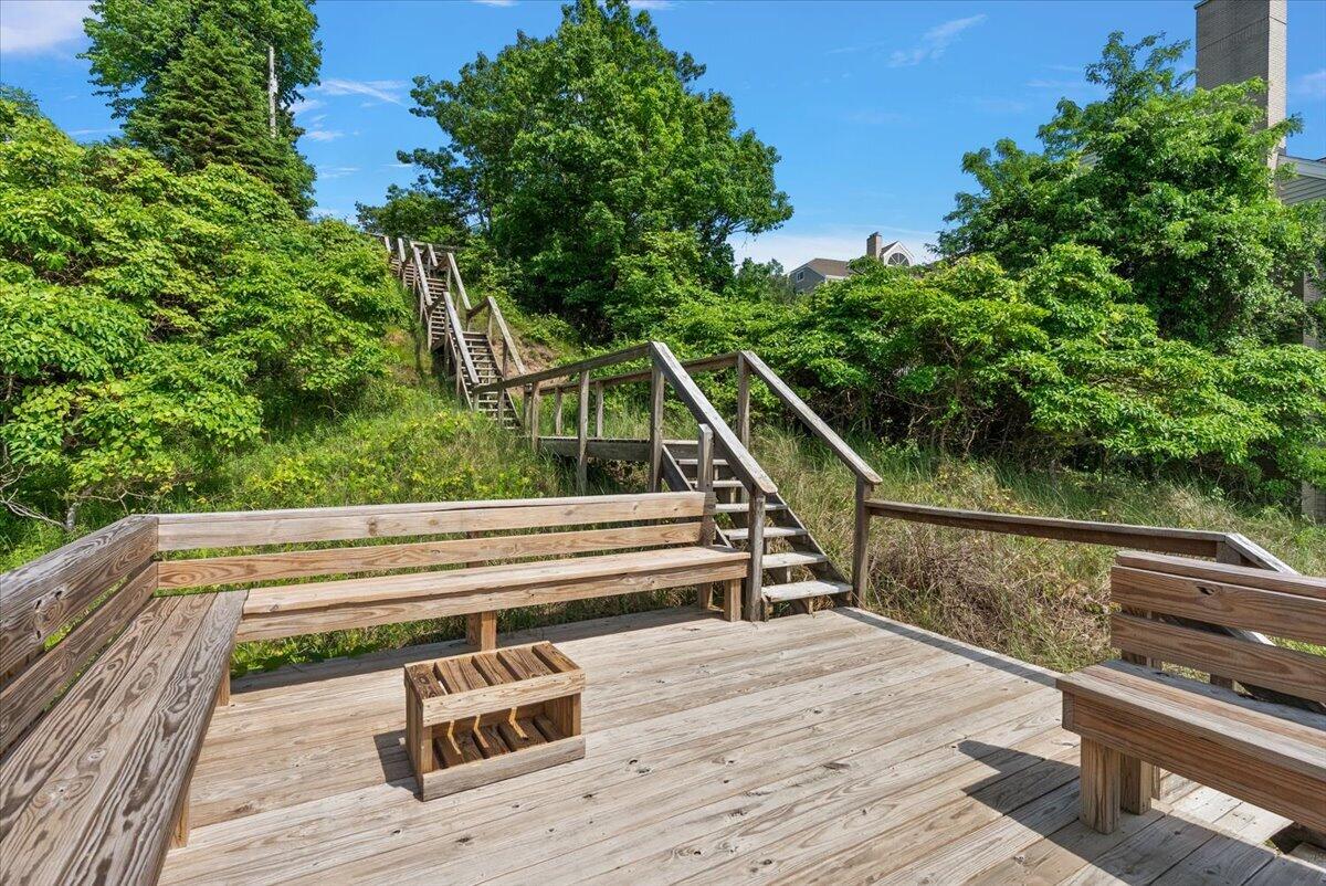 368 S Lakeshore Drive