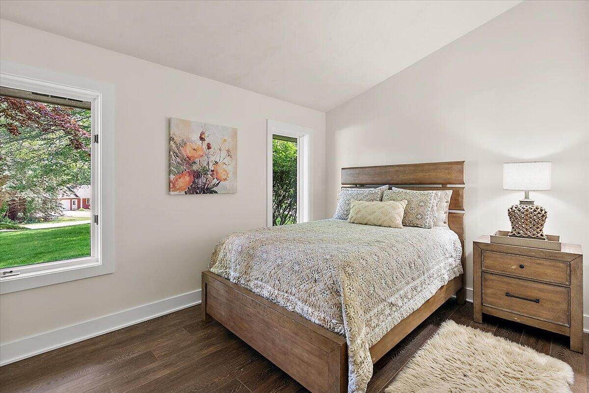 368 S Lakeshore Drive