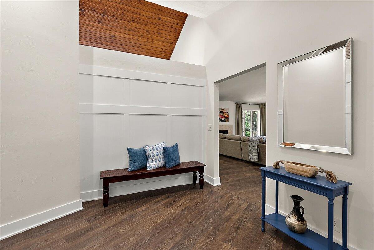 368 S Lakeshore Drive